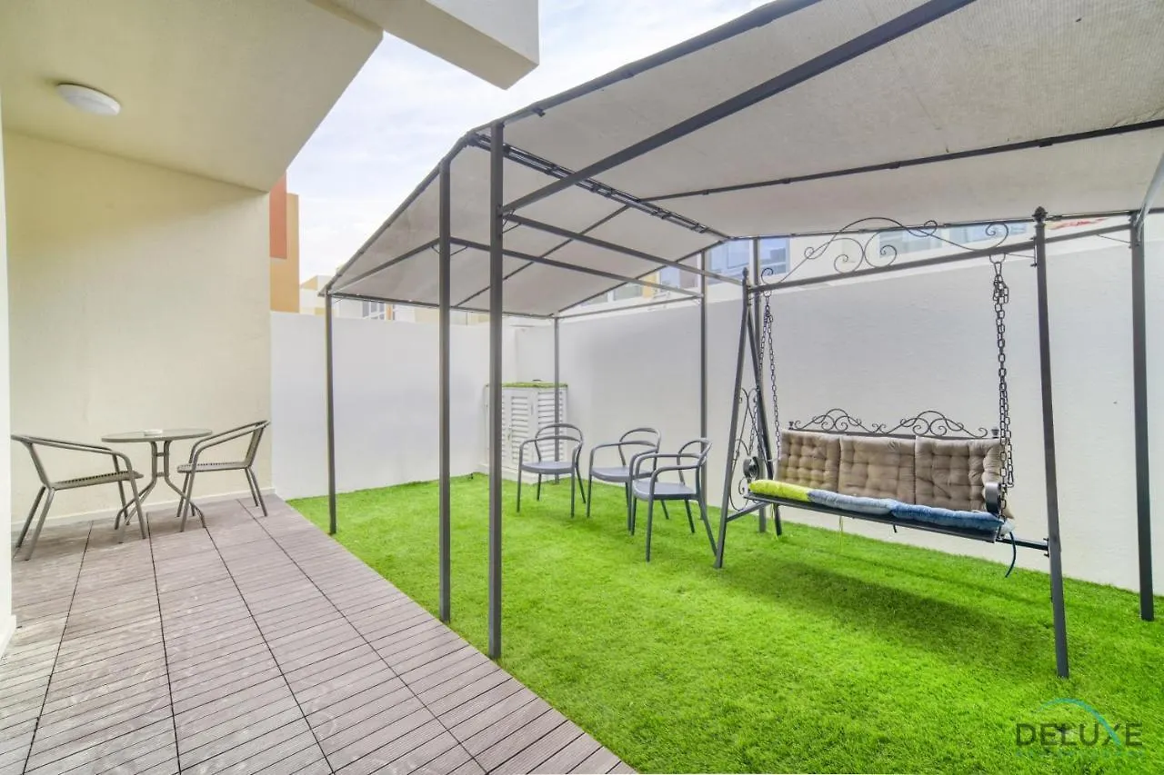 شقة Alluring 3Br Townhouse At Damac Hills 2, Dubailand By Deluxe Holiday Homes الإمارات العربية المتحدة