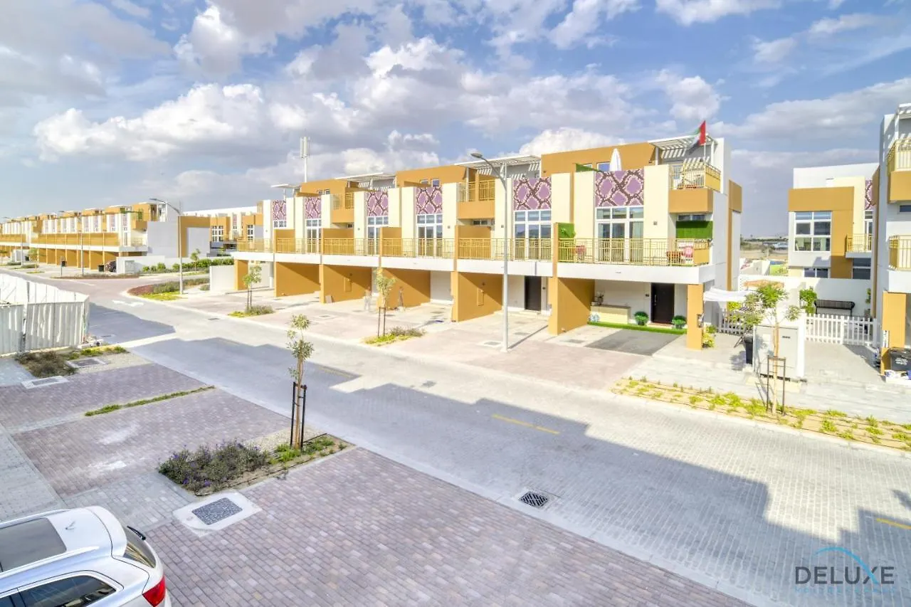 Alluring 3Br Townhouse At Damac Hills 2, Dubailand By Deluxe Holiday Homes دبي